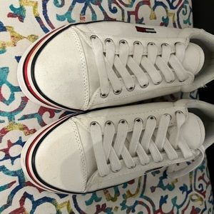 tommy hilfiger shoes